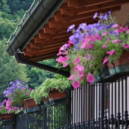 Albergo Trattoria Dazze Marcheno Exterior foto